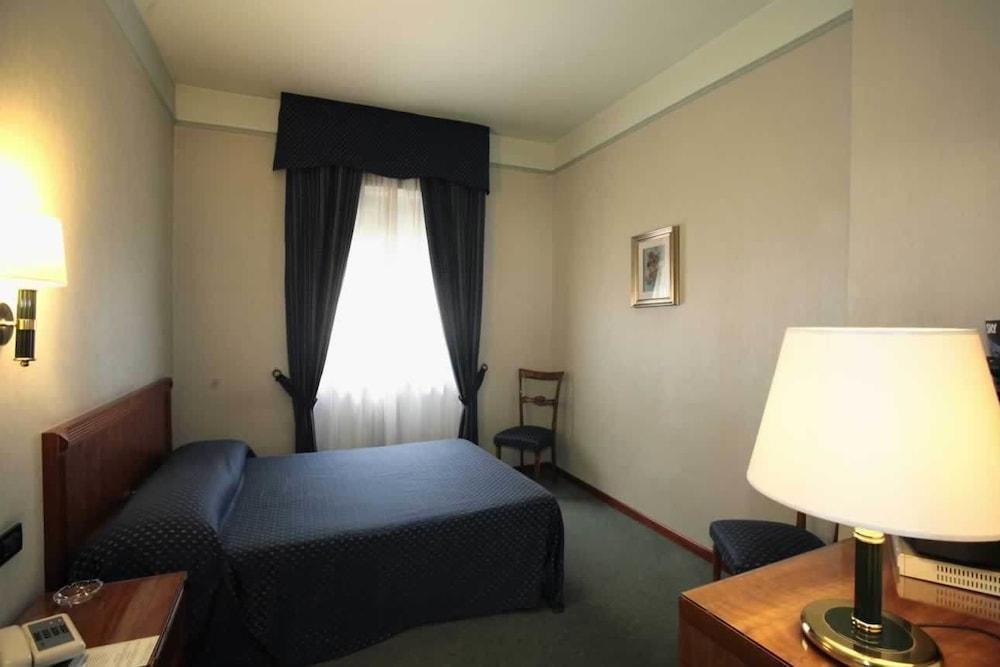 טרני Hotel De Paris מראה חיצוני תמונה