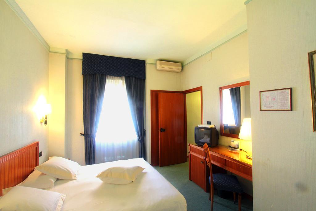 טרני Hotel De Paris מראה חיצוני תמונה