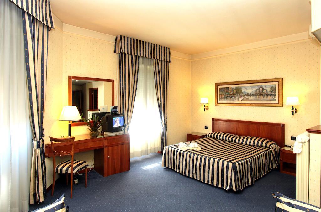 טרני Hotel De Paris מראה חיצוני תמונה