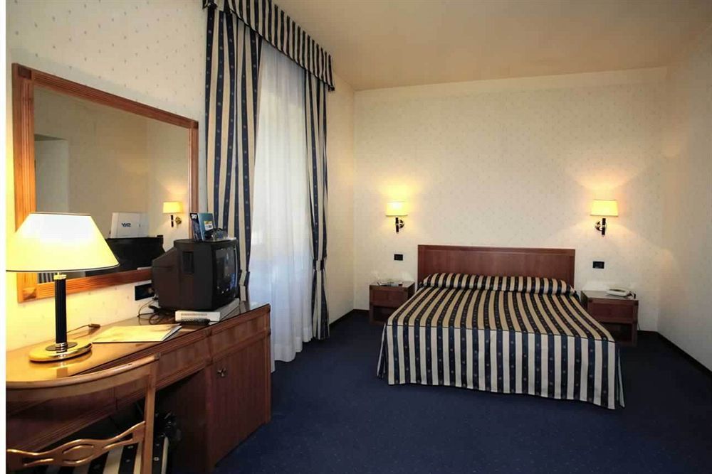 טרני Hotel De Paris מראה חיצוני תמונה