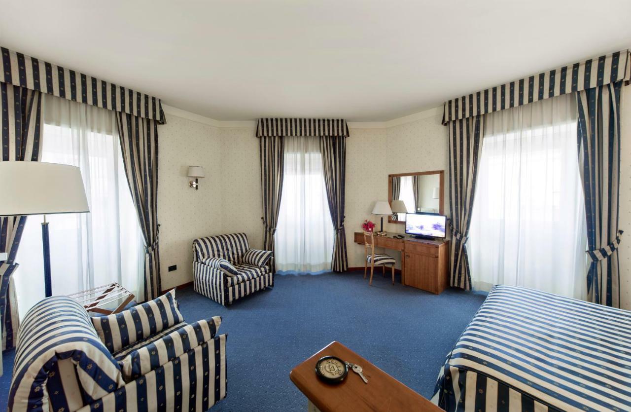 טרני Hotel De Paris מראה חיצוני תמונה
