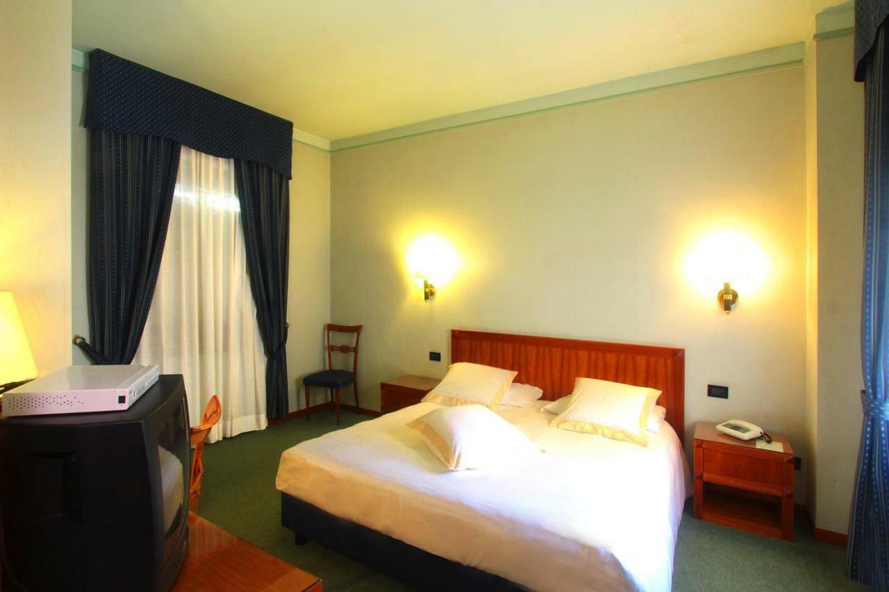 טרני Hotel De Paris מראה חיצוני תמונה
