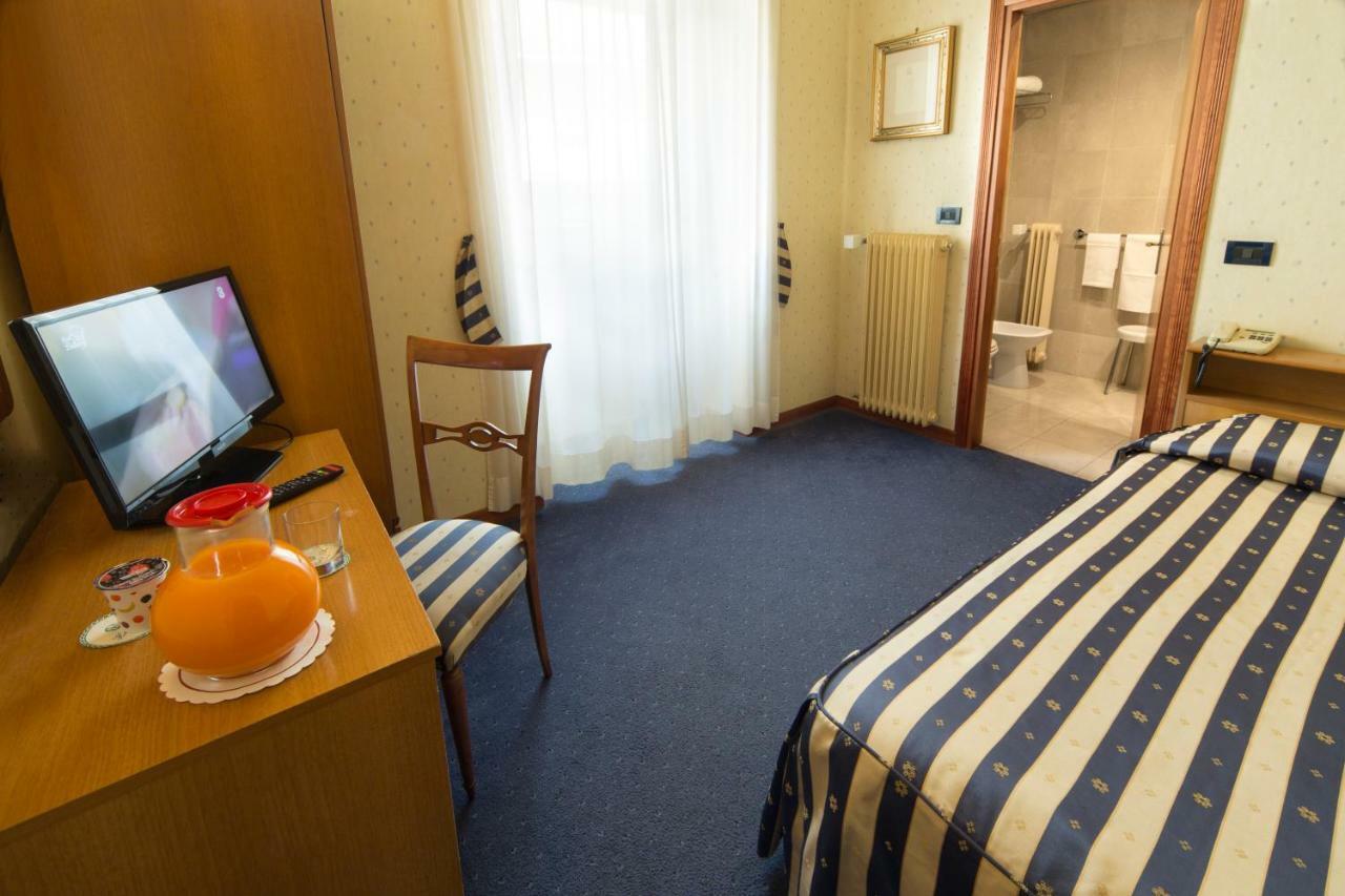 טרני Hotel De Paris מראה חיצוני תמונה