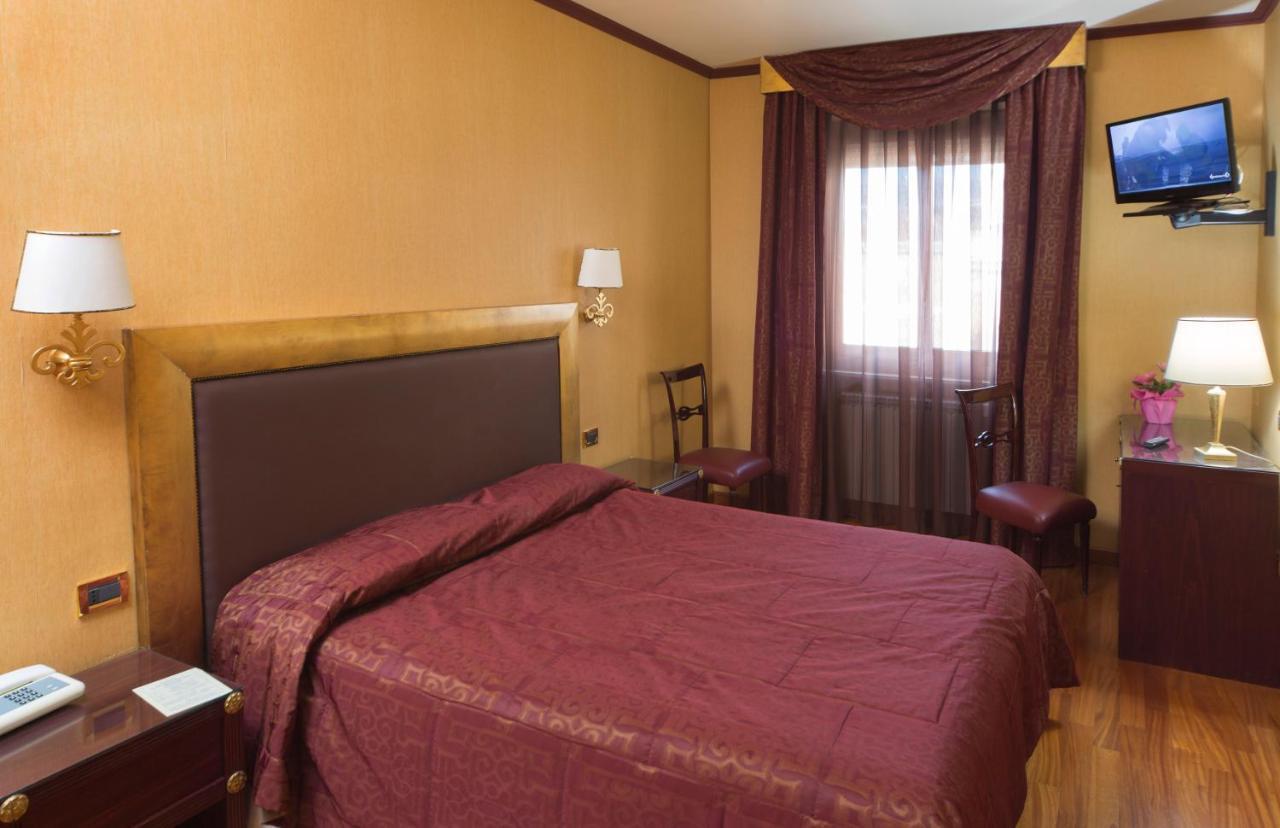 טרני Hotel De Paris מראה חיצוני תמונה